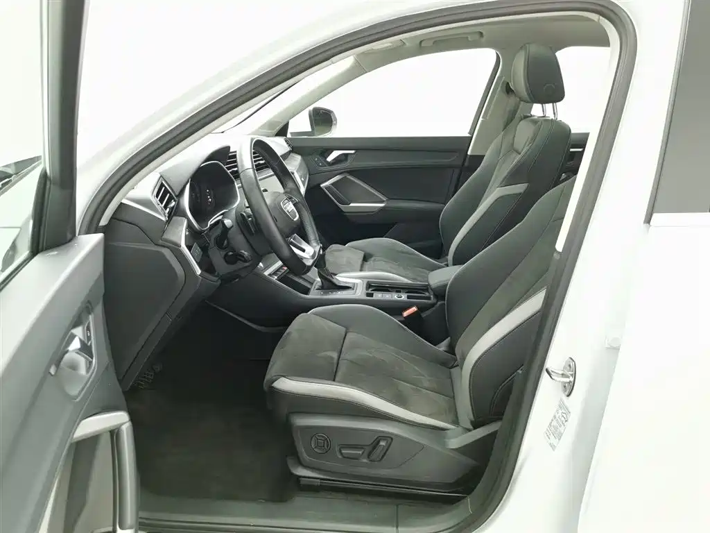 Audi Q3 2023 — фото 10