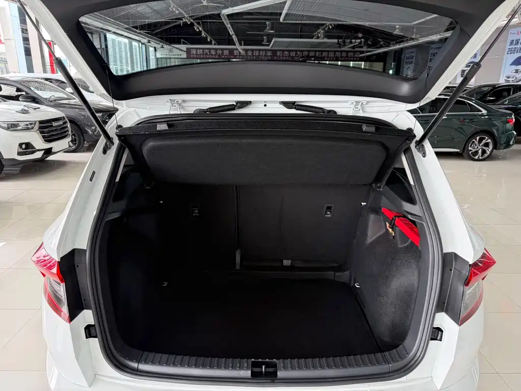 Skoda Karoq 2023 — фото 9