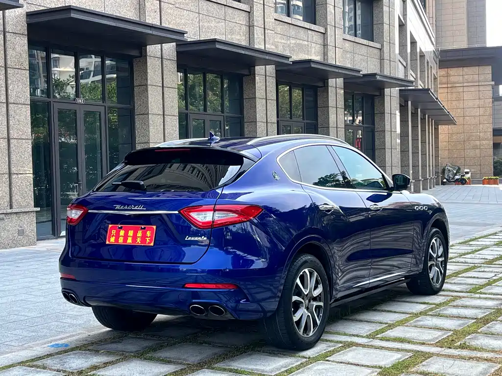 Maserati Levante 2017 — фото 17