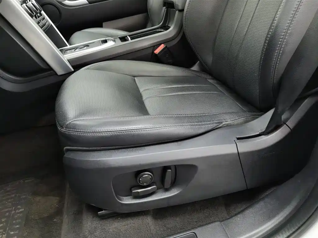 Land Rover Discovery Sport 2018 — фото 20