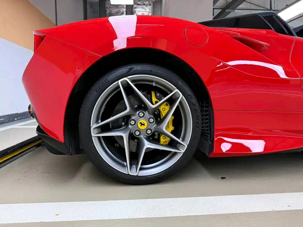Ferrari F8 2021 — фото 6