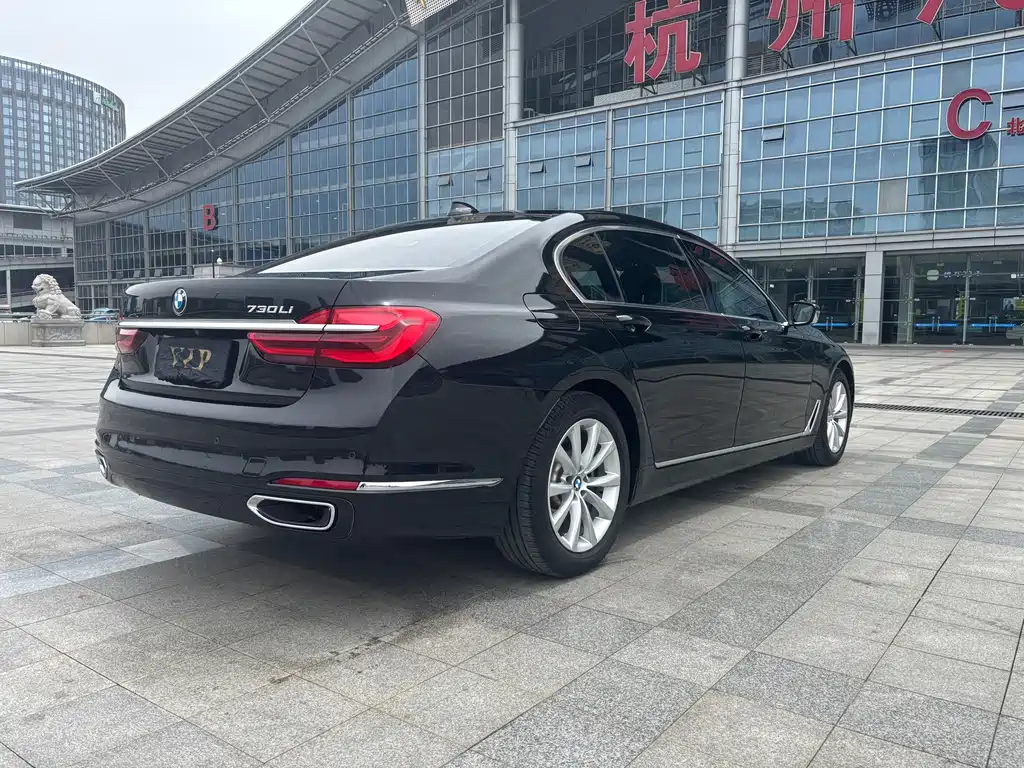 BMW 7 Series 2017 — фото 5