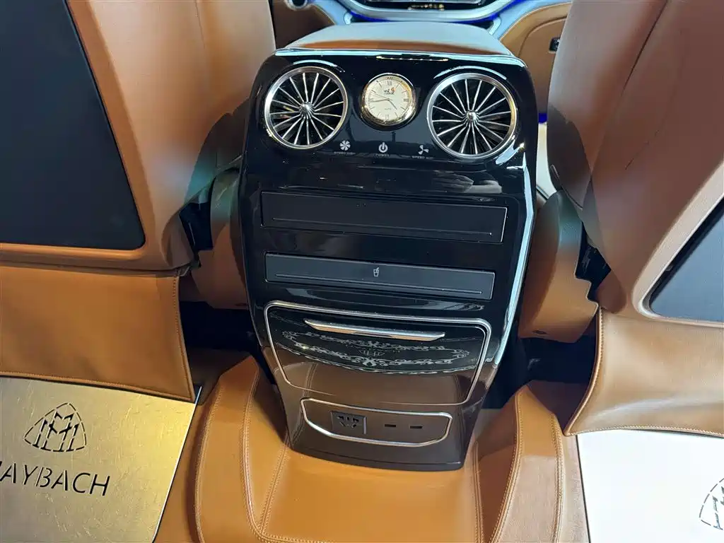 Mercedes-Benz Vito 2023 — фото 33