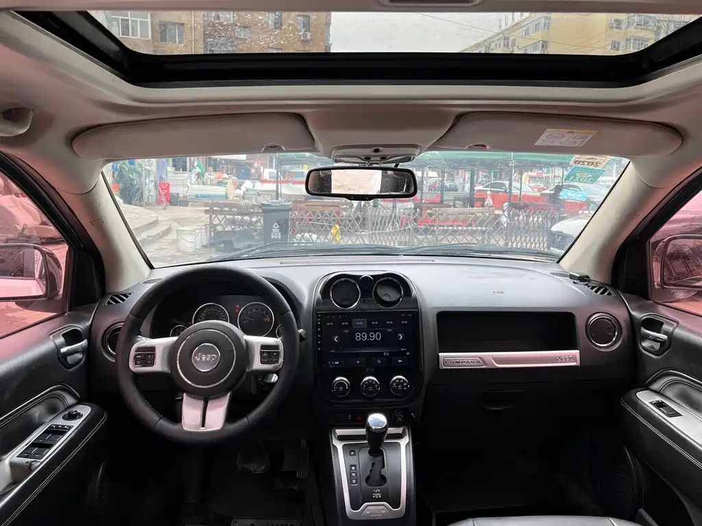 Jeep Compass 2014 — фото 8