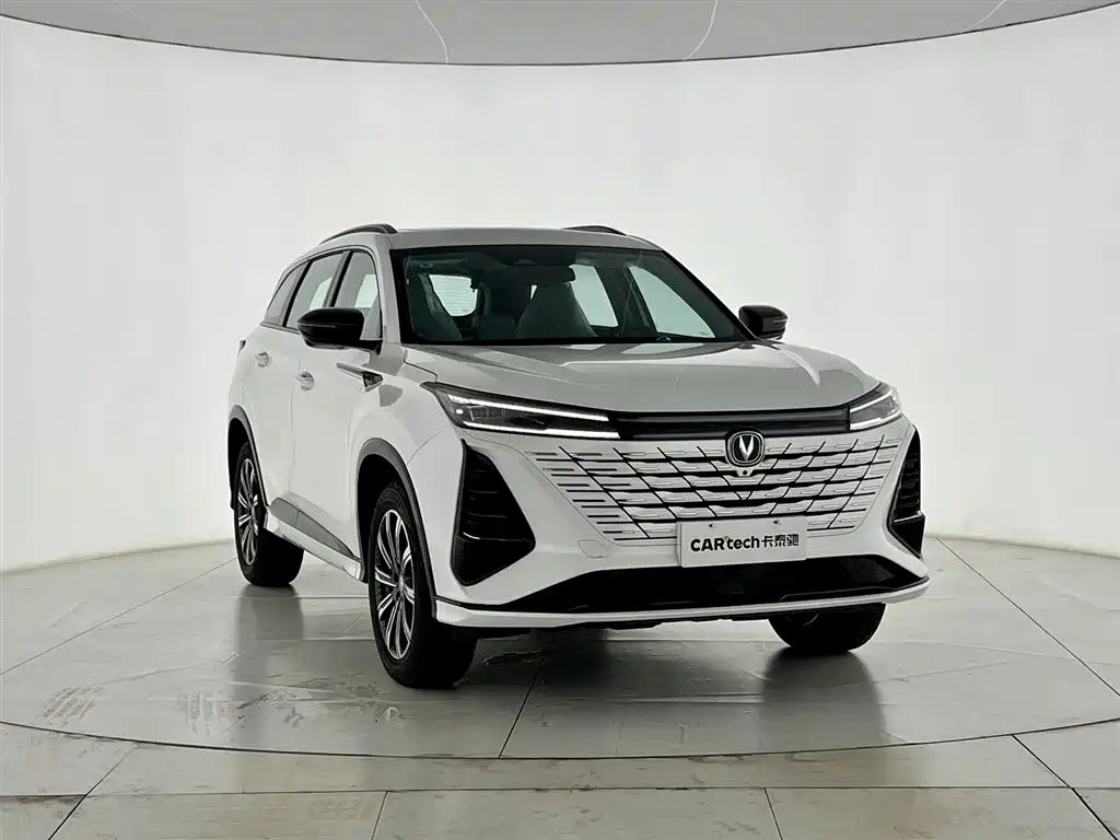 Changan CS75 PLUS — фото 2
