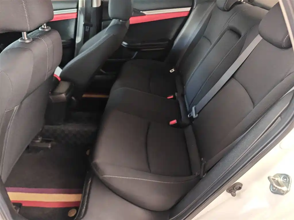 Honda Civic 2018 — фото 17
