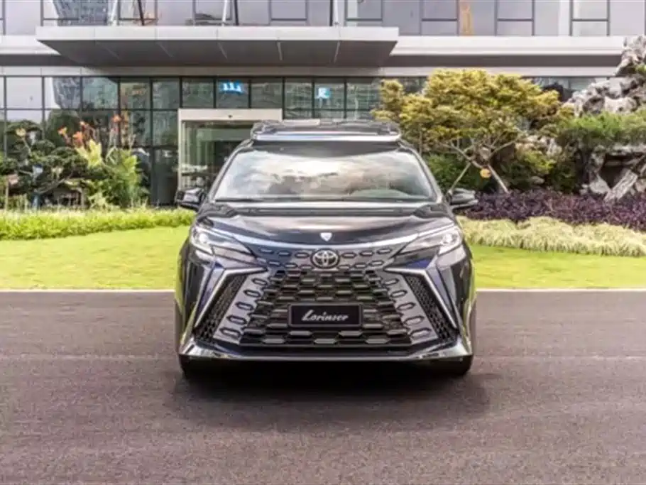 Toyota Granvia — фото 16