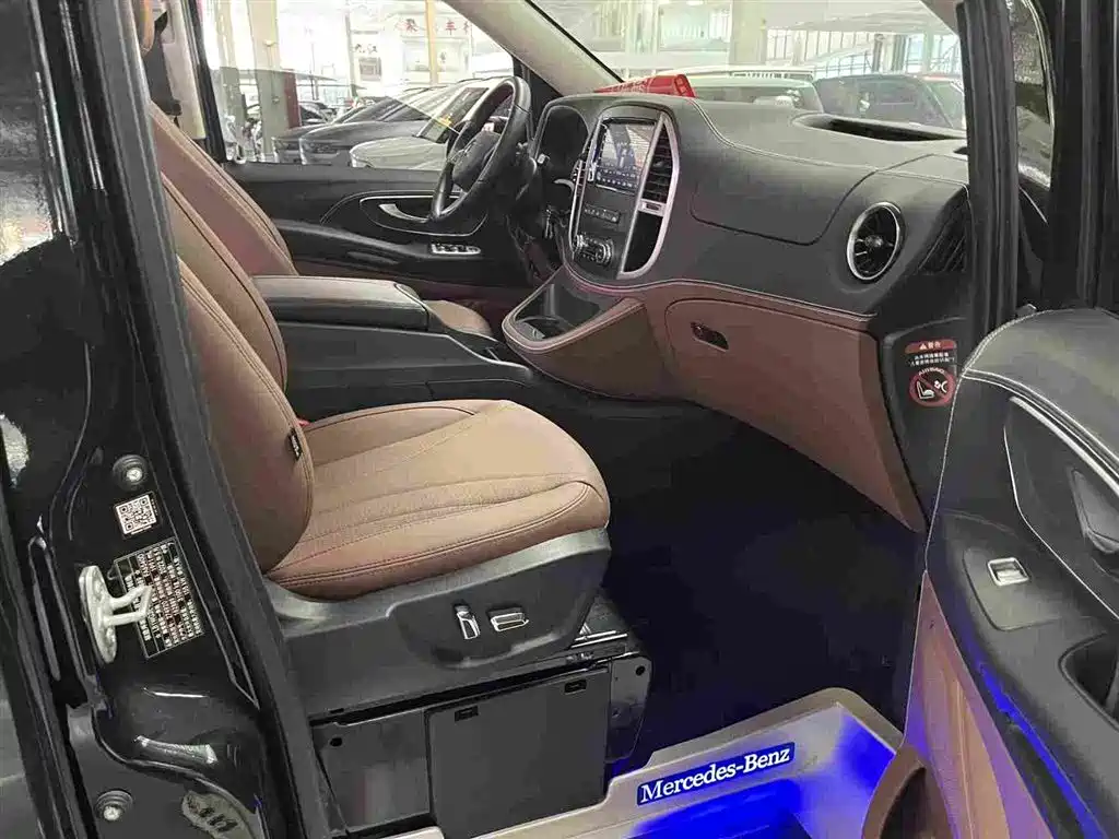 Mercedes-Benz Vito 2022 — фото 16