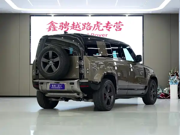 Land Rover Defender 2021
