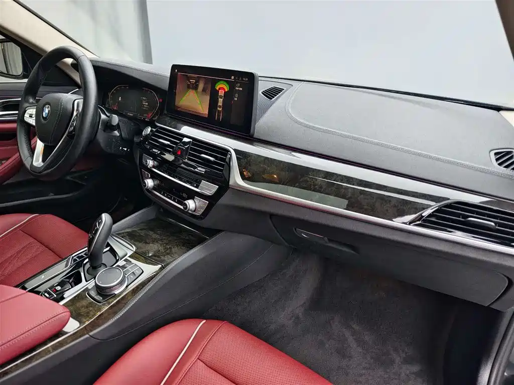 BMW 5 Series 2022 — фото 12