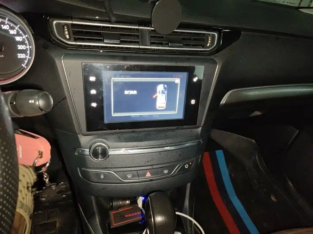 Peugeot 408 2015 — фото 10