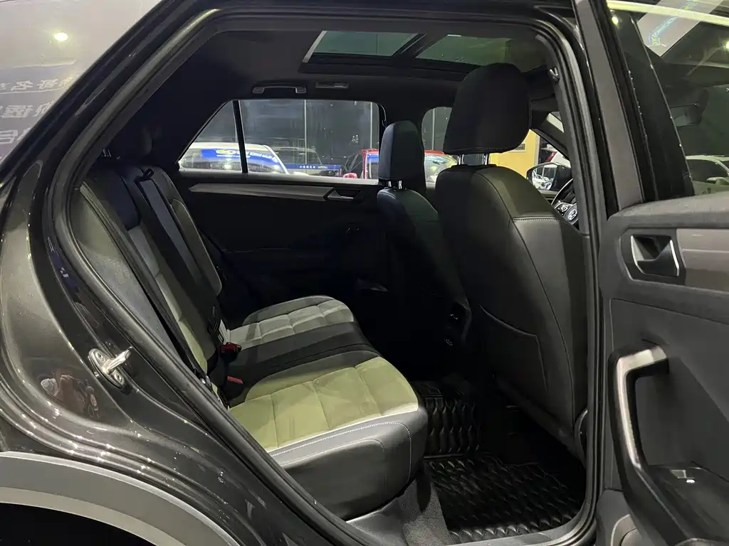 Volkswagen T-Roc 2020 — фото 10