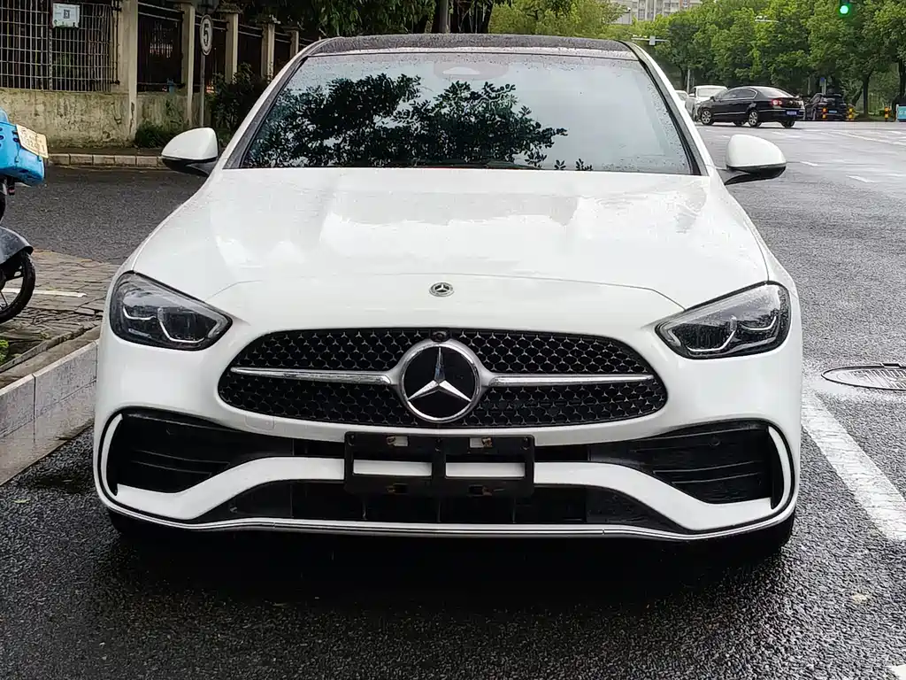 Mercedes-Benz C-Class 2023 — фото 2