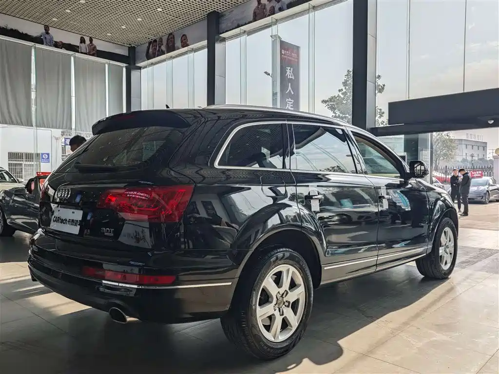 Audi Q7 2015 — фото 27