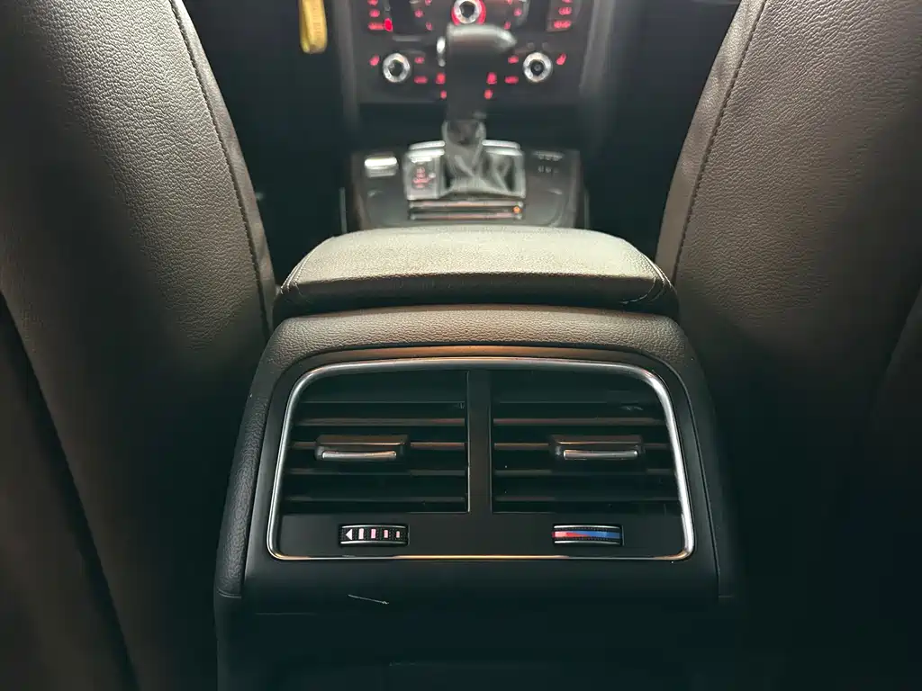 Audi A4L 2015 — фото 8