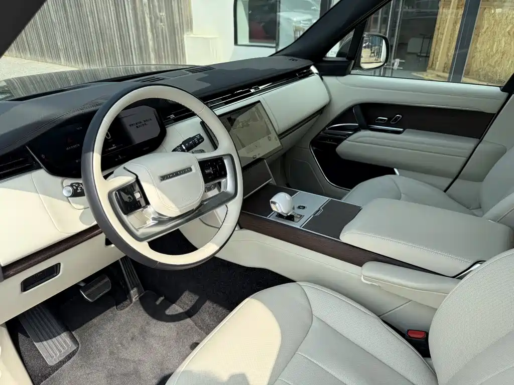 Land Rover Range Rover 2025 — фото 23
