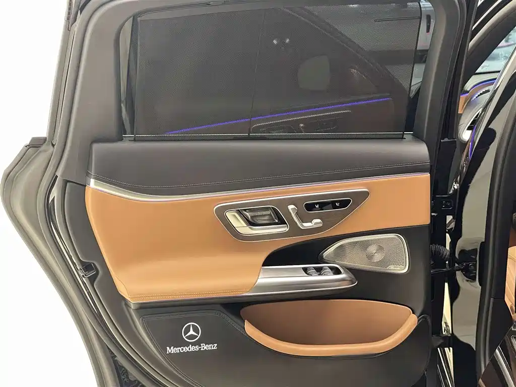 Mercedes-Benz E-Class 2025 — фото 14