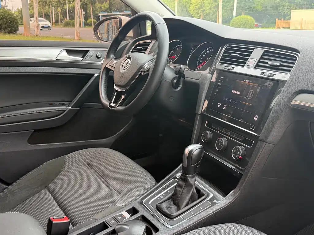 Volkswagen Golf 2020