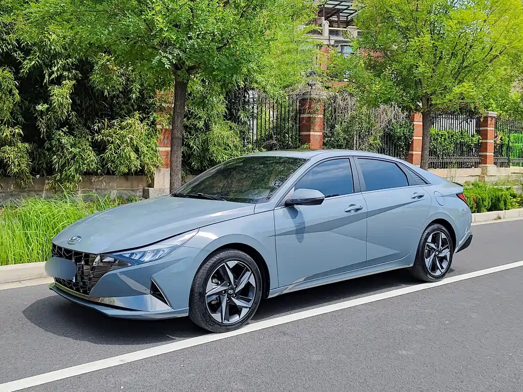 Hyundai Elantra 2023 — фото 16