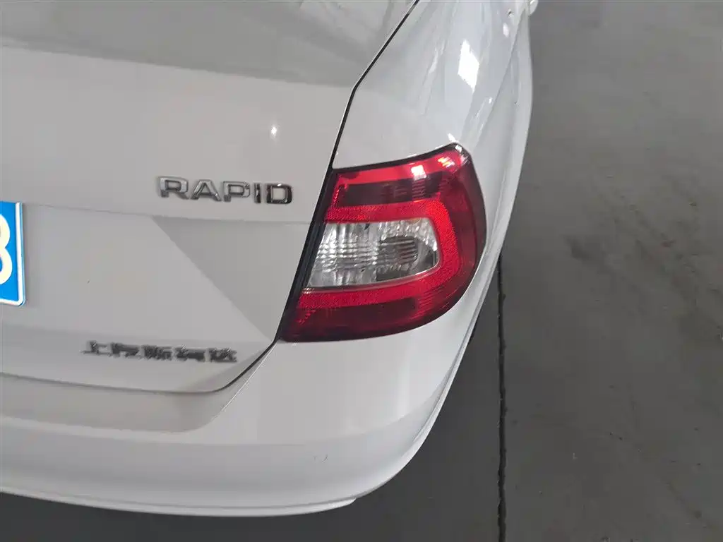 Skoda Rapid 2017 — фото 8