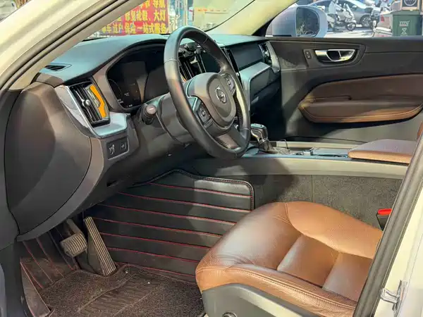 Volvo XC60 2020