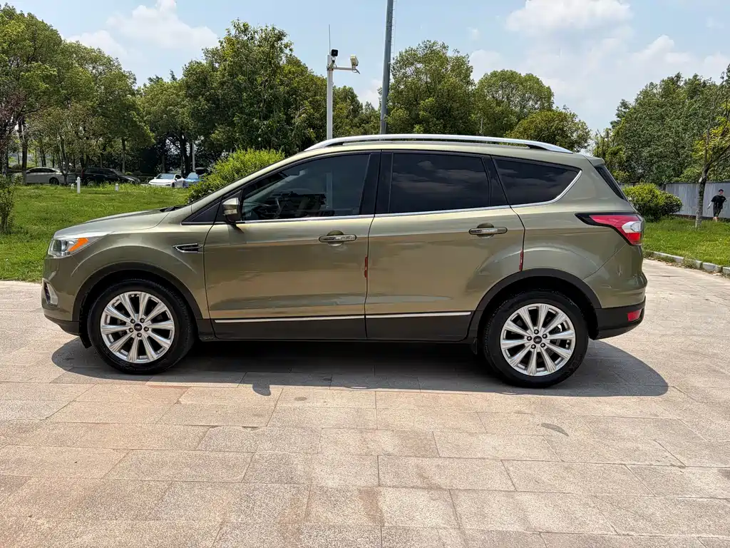 Ford Kuga 2017 — фото 11