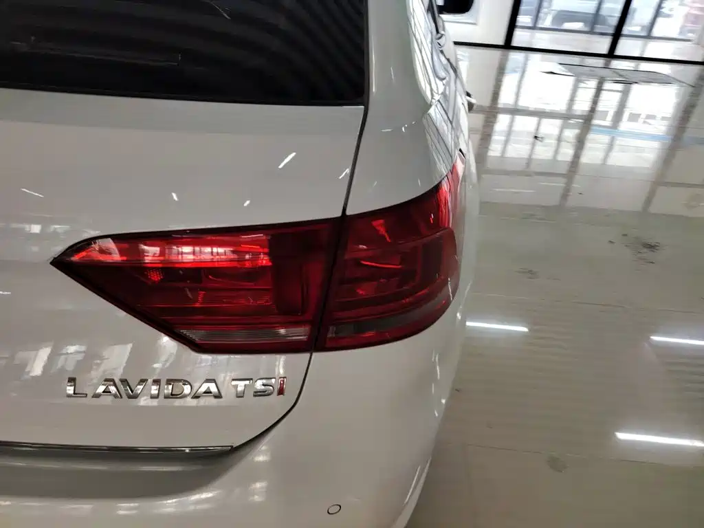 Volkswagen Gran Lavida 2015 — фото 24