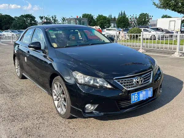 Toyota Reiz 2013
