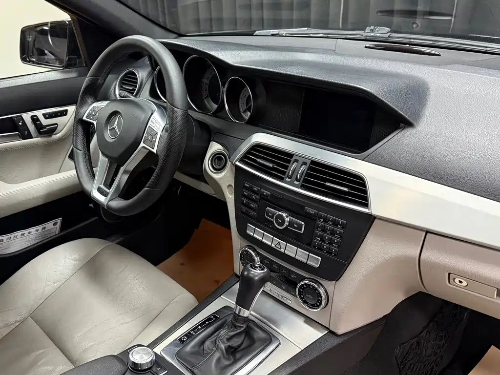Mercedes-Benz C-Class 2012 — фото 20