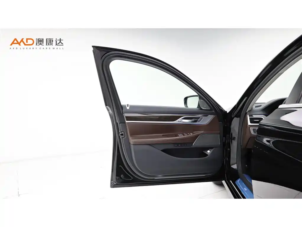 BMW 7 Series 2019 — фото 10