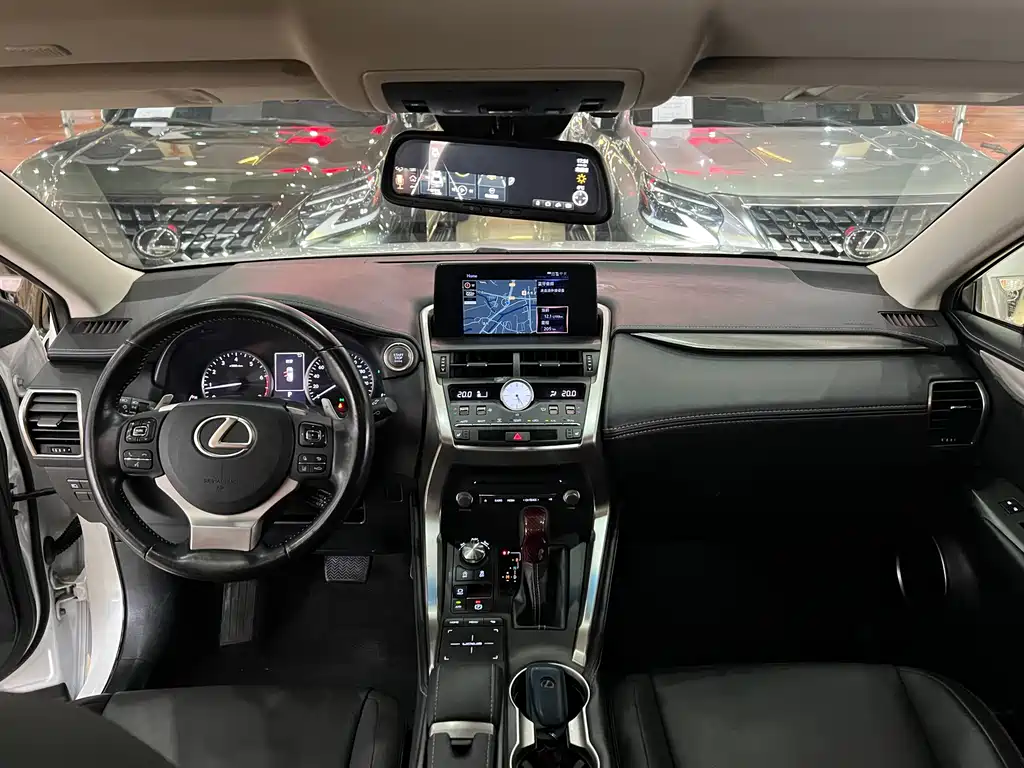 Lexus NX 2018 — фото 11