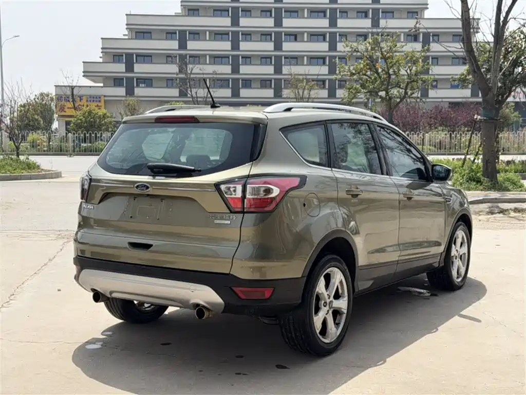 Ford Kuga 2018 — фото 24