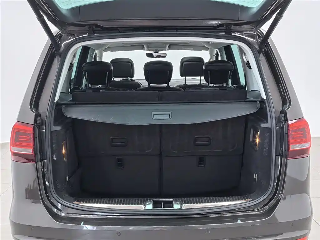 Volkswagen Sharan 2017 — фото 16