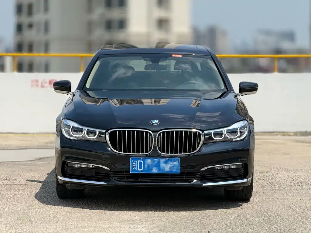 BMW 7 Series 2017 — фото 2