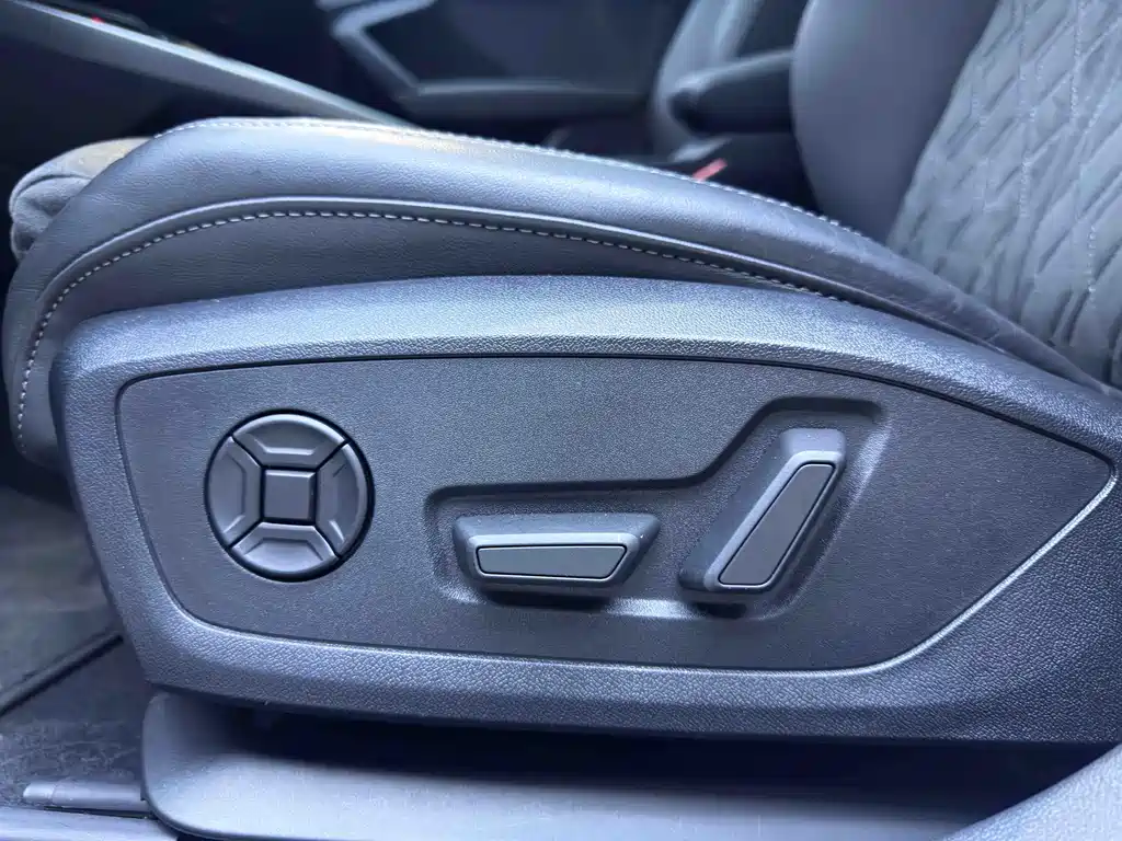 Audi A3 2023 — фото 15