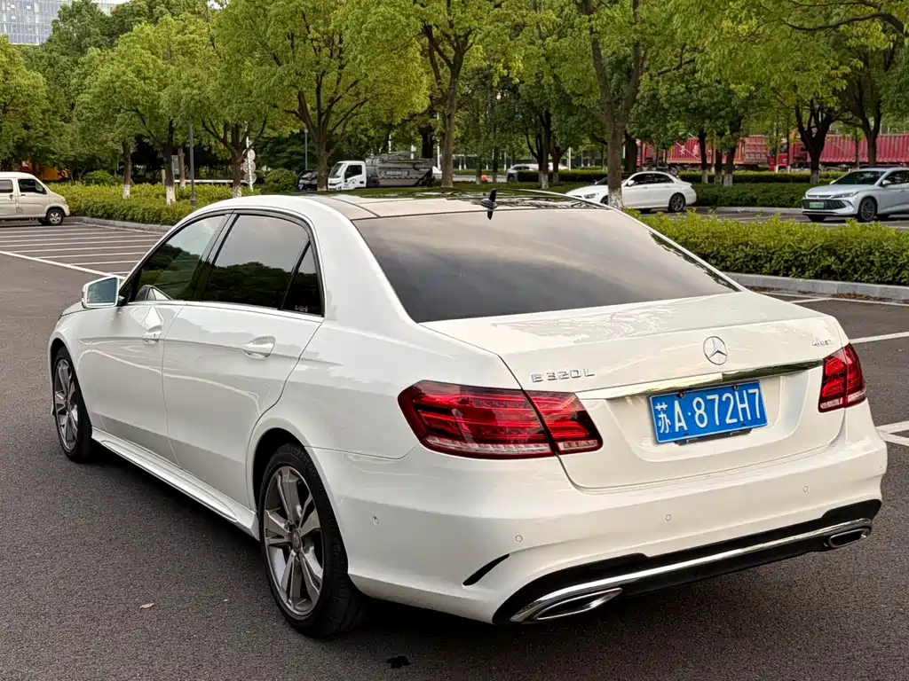 Mercedes-Benz E-Class 2015 — фото 13