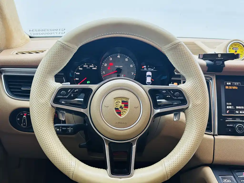 Porsche Macan 2015 — фото 12