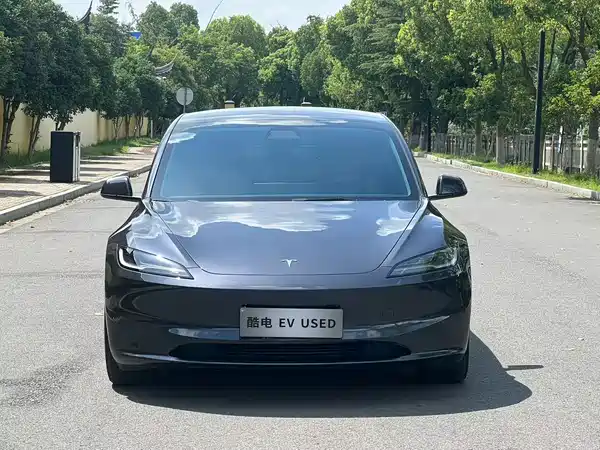 Tesla Model 3 2025
