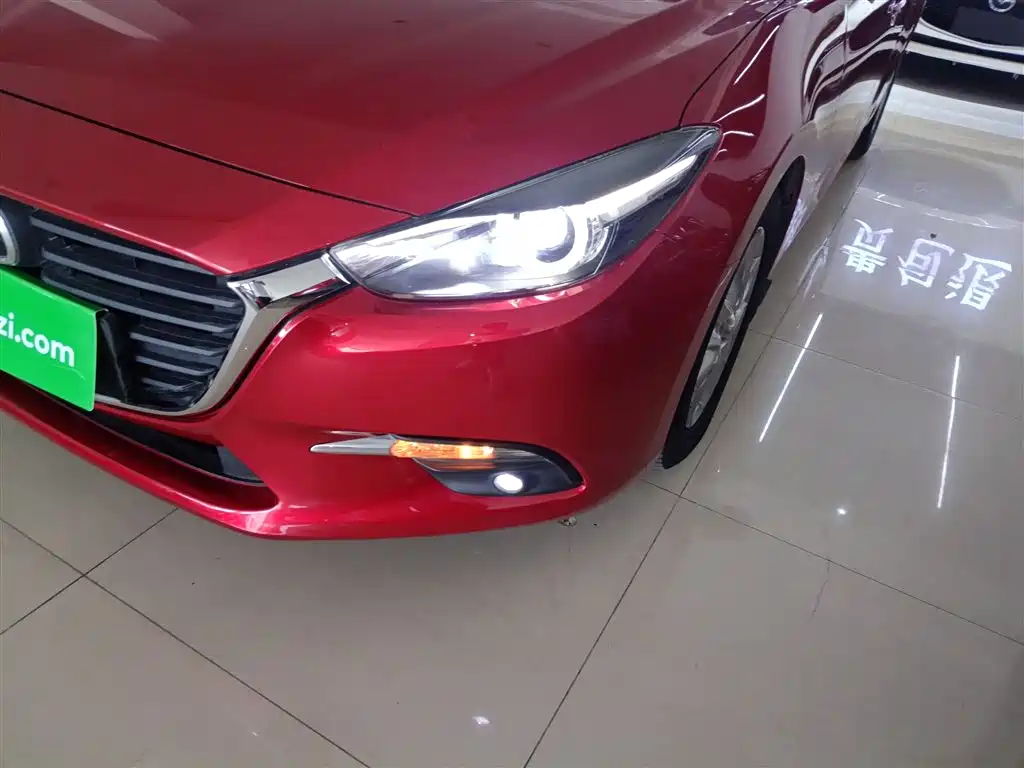 Mazda 3 Axela 2018 — фото 24