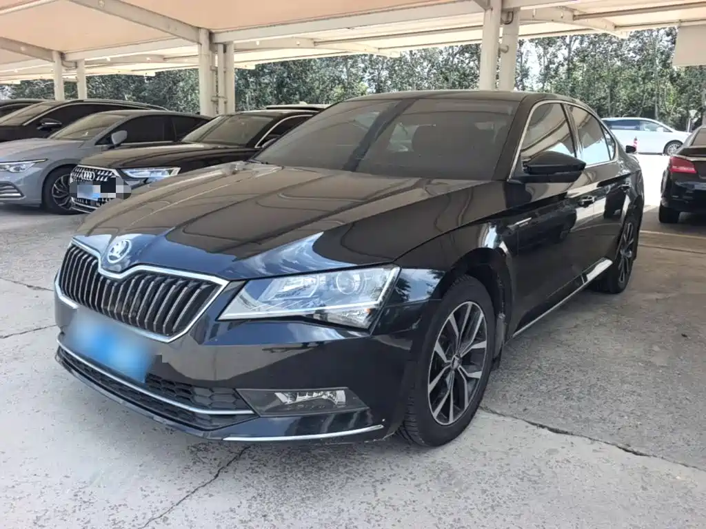 Skoda Superb 2017 — фото 2