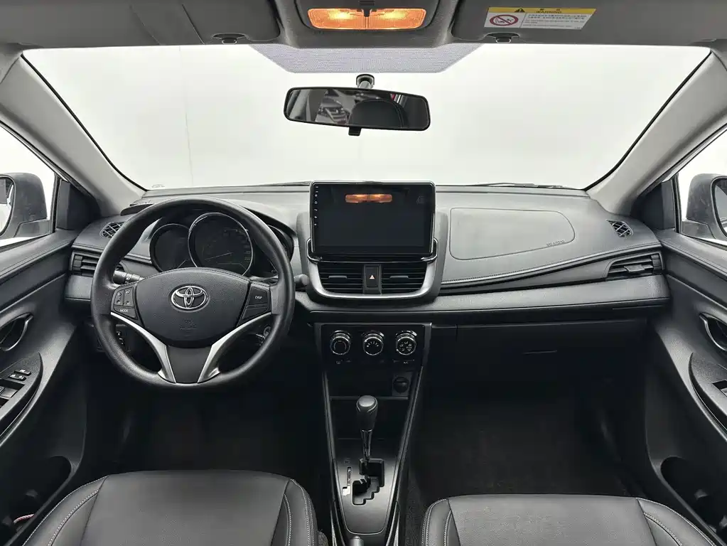 Toyota Yaris L 2023 — фото 7