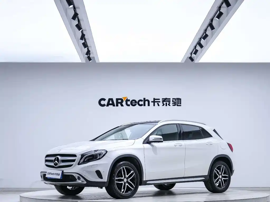 Mercedes-Benz GLA 2015 — фото 1