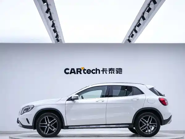 Mercedes-Benz GLA 2015