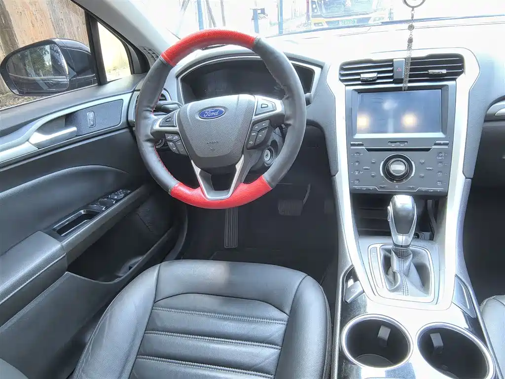 Ford Mondeo 2015 — фото 15