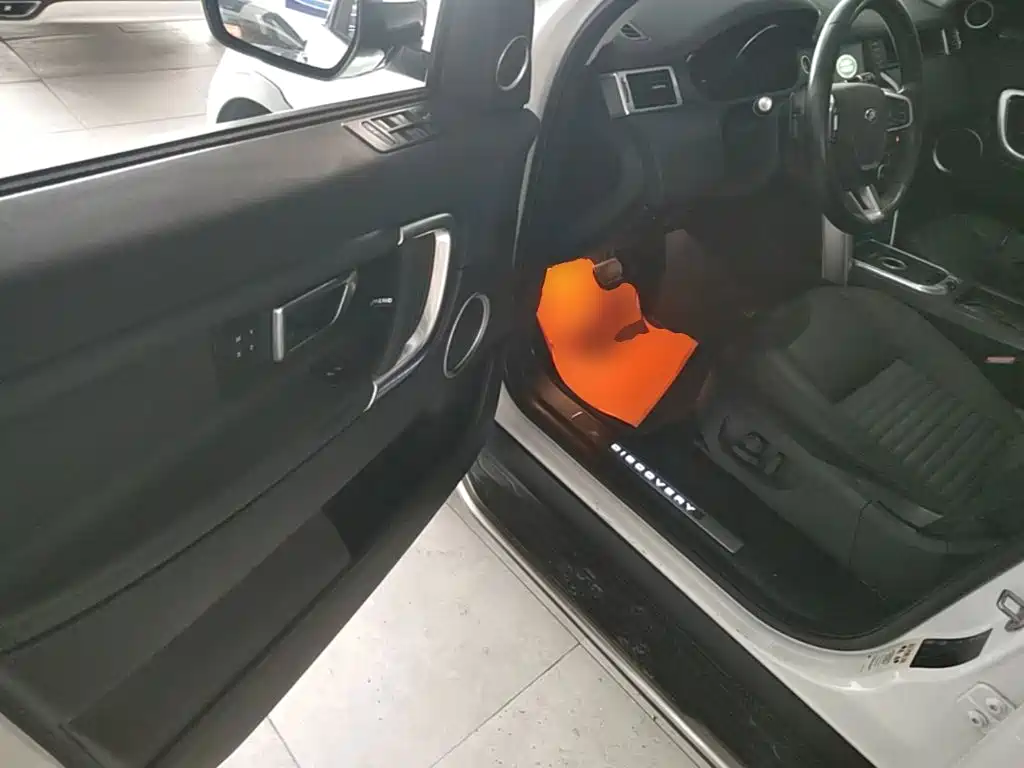 Land Rover Discovery Sport 2017 — фото 16