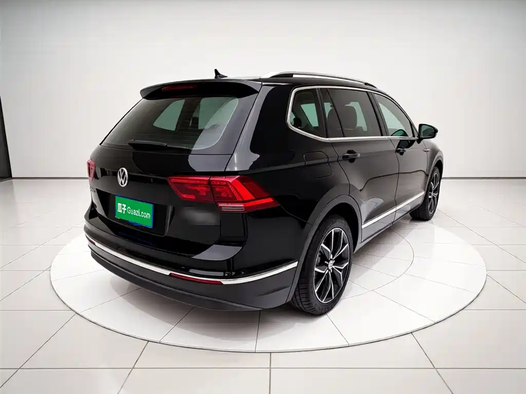 Volkswagen Tiguan L 2017 — фото 7