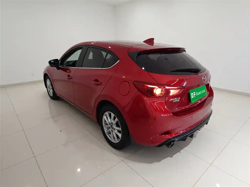 Mazda 3 Axela 2018 — фото 5