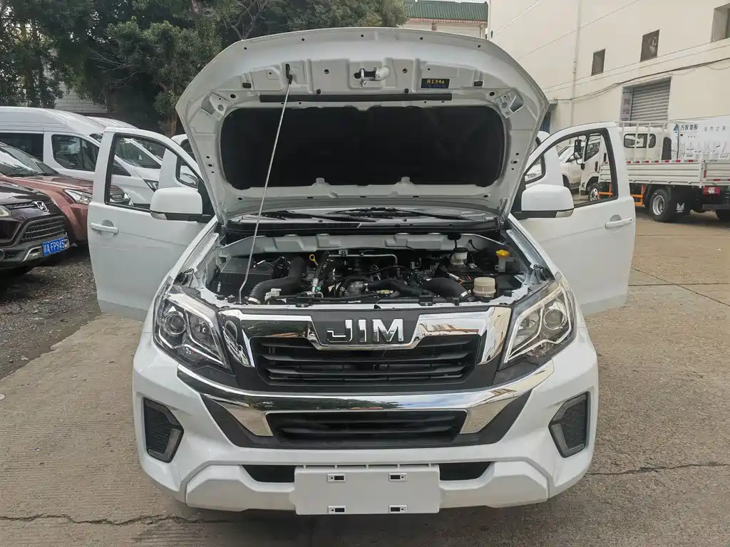 Isuzu RE-MAX — фото 16
