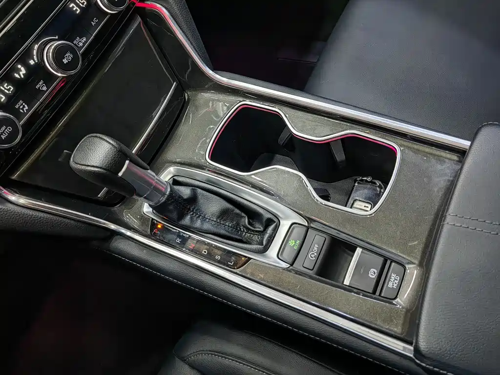 Honda Accord 2023 — фото 11