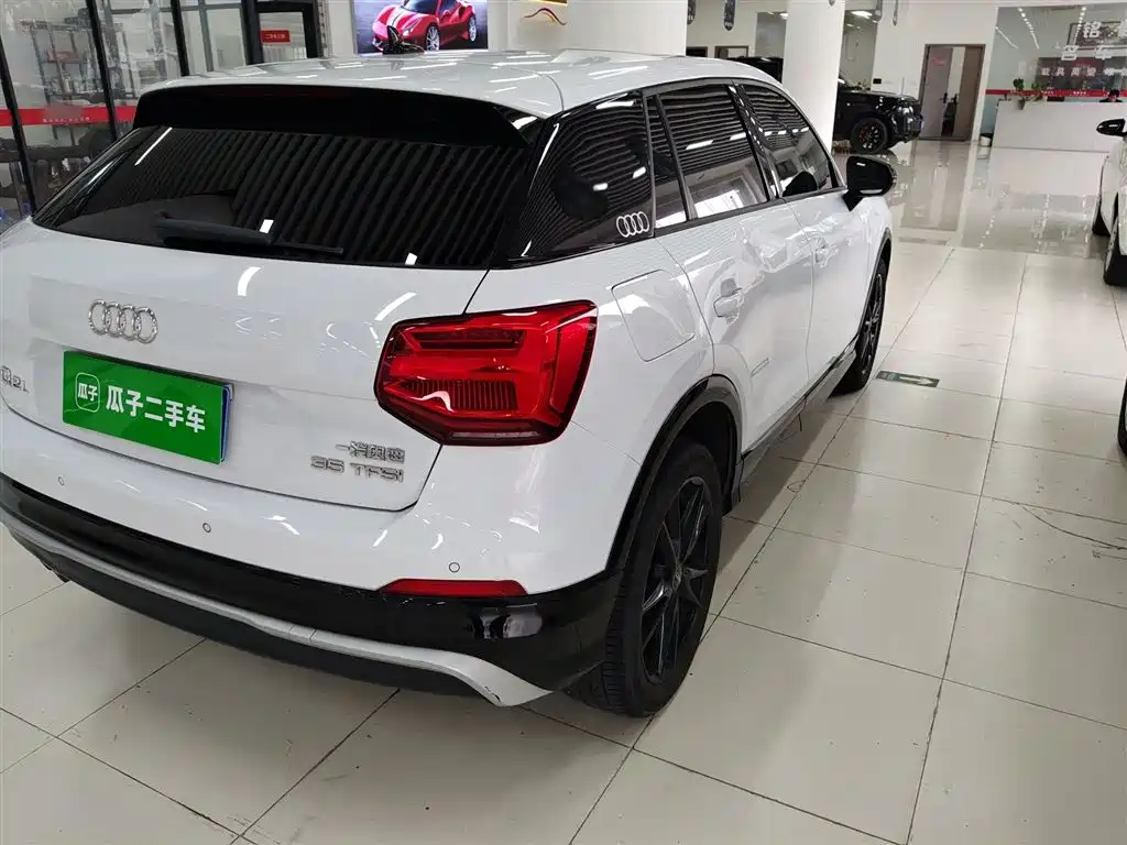 Audi Q2L 2019 — фото 25